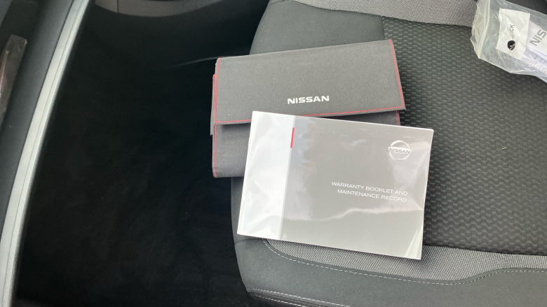 Nissan Qashqai 1.3 DiG-T Acenta Premium 5dr Petrol Hatchback